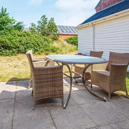 5 Person In Romo-by Traum * Sønderby