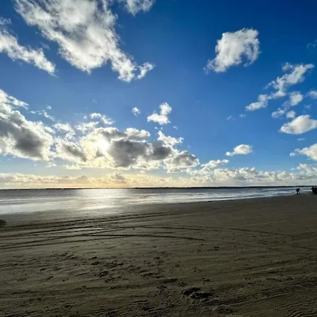 5 Person In Romo-by Traum