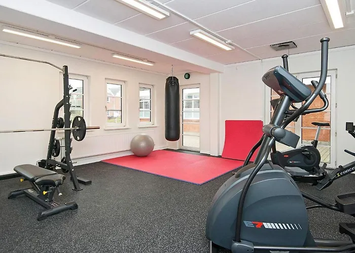 5 Person In Romo-by Traum * Sønderby