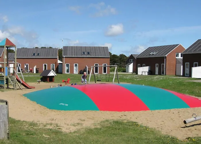 5 Person In Romo-by Traum *