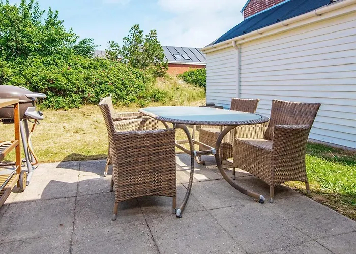 5 Person In Romo-by Traum * Sønderby