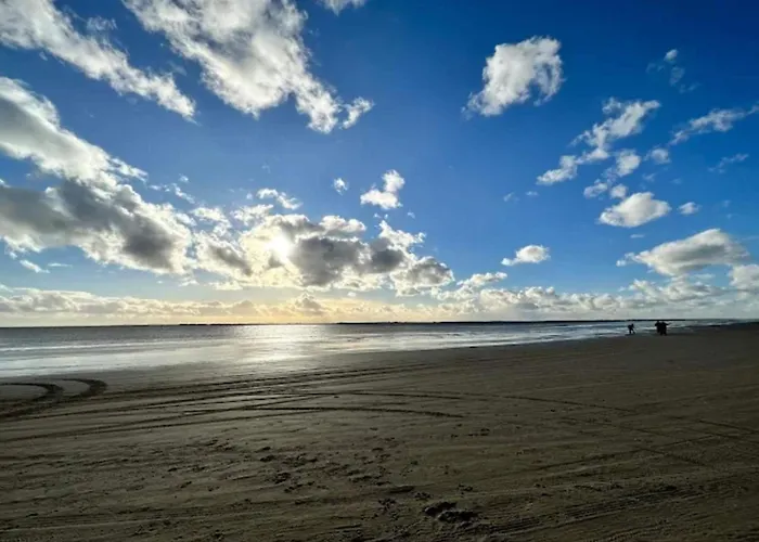 5 Person In Romo-by Traum